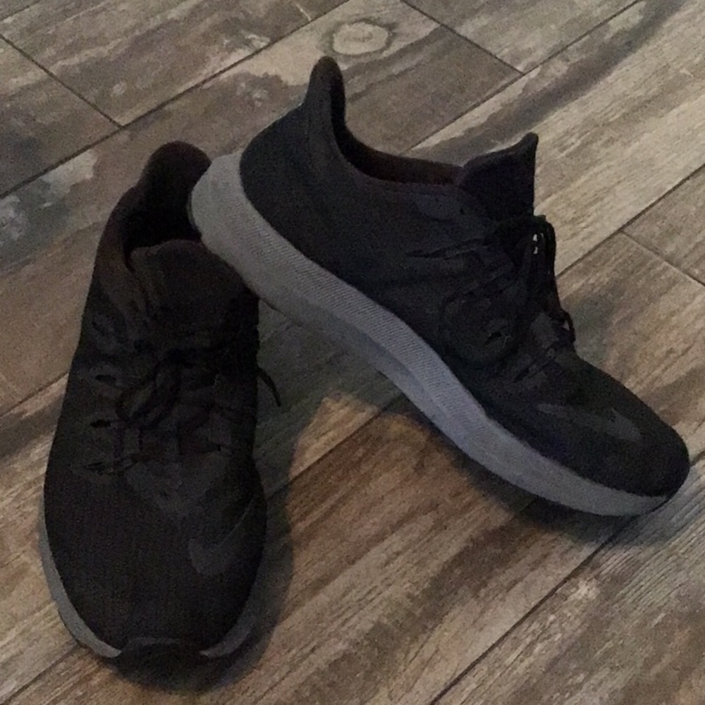 Size 11 Men’s Nike Running Shoes